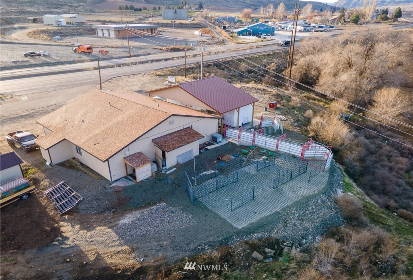 38 Tonasket Shop, Tonasket, Washington 98855, ,Commercial Sale,For Sale,Tonasket Shop,NWM1869066