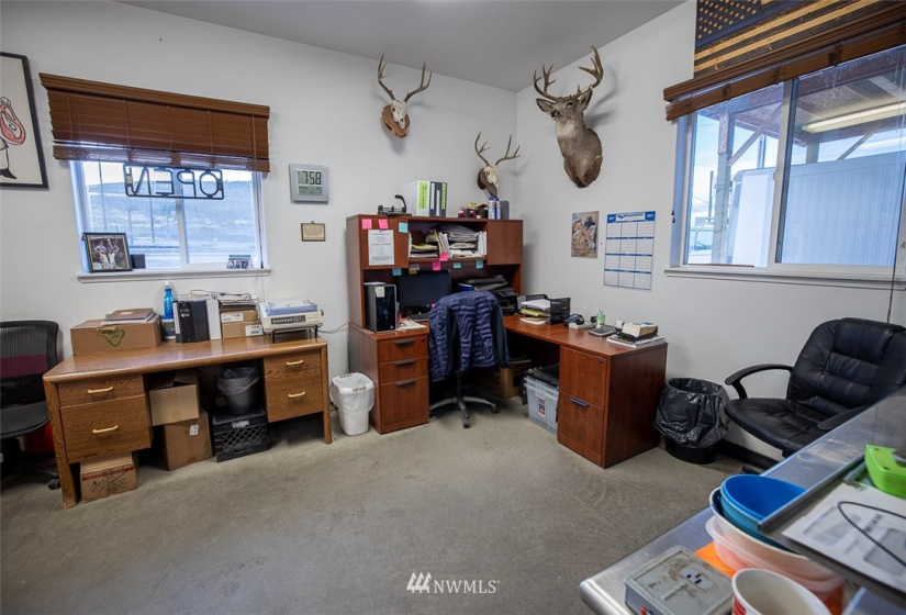 38 Tonasket Shop, Tonasket, Washington 98855, ,Commercial Sale,For Sale,Tonasket Shop,NWM1869066