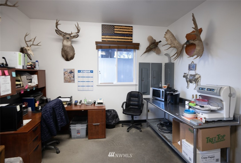 38 Tonasket Shop, Tonasket, Washington 98855, ,Commercial Sale,For Sale,Tonasket Shop,NWM1869066