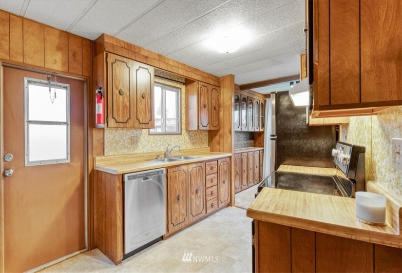 14322 Admiralty, Lynnwood, Washington 98087, 2 Bedrooms Bedrooms, ,1 BathroomBathrooms,Manufactured In Park,For Sale,Admiralty,NWM1869335