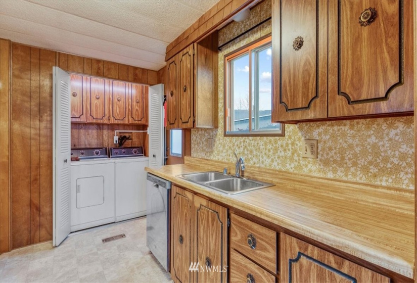 14322 Admiralty, Lynnwood, Washington 98087, 2 Bedrooms Bedrooms, ,1 BathroomBathrooms,Manufactured In Park,For Sale,Admiralty,NWM1869335