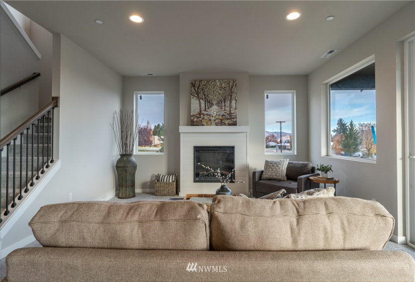 223 Sienna, Wenatchee, Washington 98801, 4 Bedrooms Bedrooms, ,2 BathroomsBathrooms,Residential,For Sale,Sienna Heights,Sienna,NWM1869528