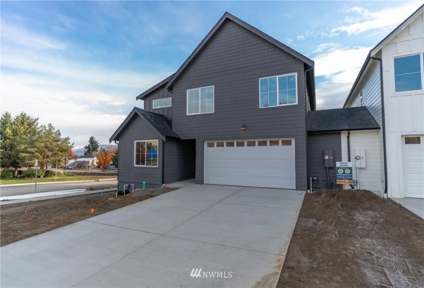 223 Sienna, Wenatchee, Washington 98801, 4 Bedrooms Bedrooms, ,2 BathroomsBathrooms,Residential,For Sale,Sienna Heights,Sienna,NWM1869528