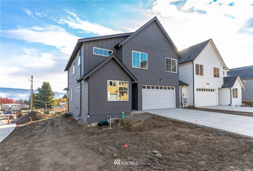 239 Sienna, Wenatchee, Washington 98801, 4 Bedrooms Bedrooms, ,2 BathroomsBathrooms,Residential,For Sale,Sienna Heights,Sienna,NWM1869457
