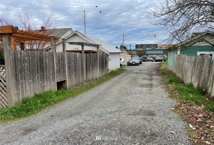 438 Main, Auburn, Washington 98001, 5 Bedrooms Bedrooms, ,1 BathroomBathrooms,Residential,For Sale,Main,NWM1869444