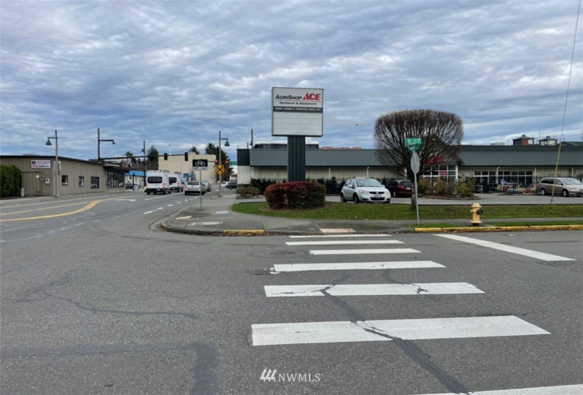 438 Main, Auburn, Washington 98001, 5 Bedrooms Bedrooms, ,1 BathroomBathrooms,Residential,For Sale,Main,NWM1869444