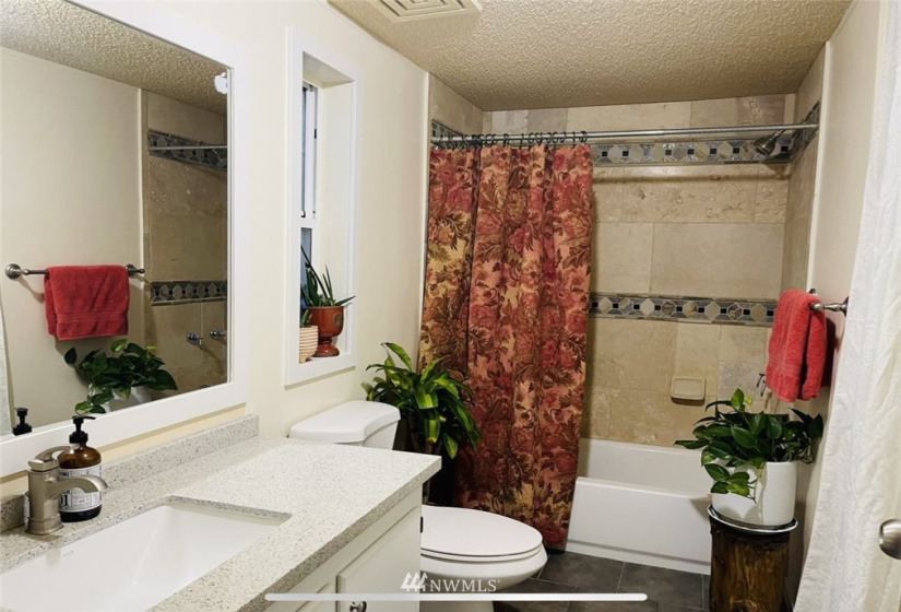 335 Franklin, Longview, Washington 98632, 3 Bedrooms Bedrooms, ,2 BathroomsBathrooms,Manufactured In Park,For Sale,Franklin,NWM1869792