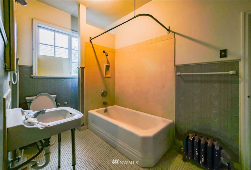403 3rd, Shelton, Washington 98584, 4 Bedrooms Bedrooms, ,2 BathroomsBathrooms,Residential,For Sale,3rd,NWM1869476