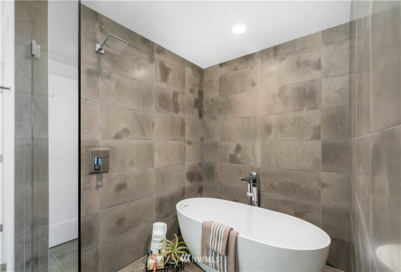 1808 Minor, Seattle, Washington 98101, 2 Bedrooms Bedrooms, ,2 BathroomsBathrooms,Residential,For Sale,Nexus,Minor,NWM1867358