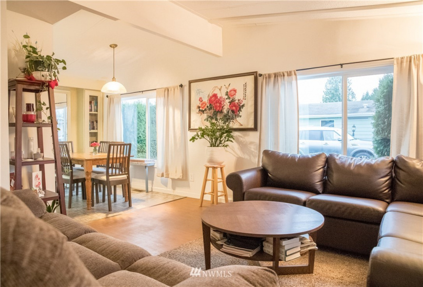 707 37th, Auburn, Washington 98002, 3 Bedrooms Bedrooms, ,2 BathroomsBathrooms,Manufactured In Park,For Sale,37th,NWM1869881