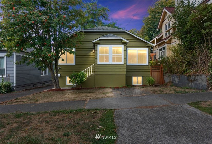 7737 Sunnyside, Seattle, Washington 98103, 4 Bedrooms Bedrooms, ,1 BathroomBathrooms,Residential Lease,For Rent,Pitner's Fourth Addition,Sunnyside,NWM1869871