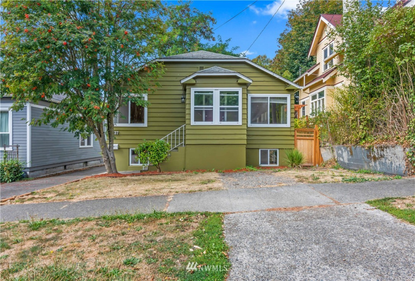 7737 Sunnyside, Seattle, Washington 98103, 4 Bedrooms Bedrooms, ,1 BathroomBathrooms,Residential Lease,For Rent,Pitner's Fourth Addition,Sunnyside,NWM1869871