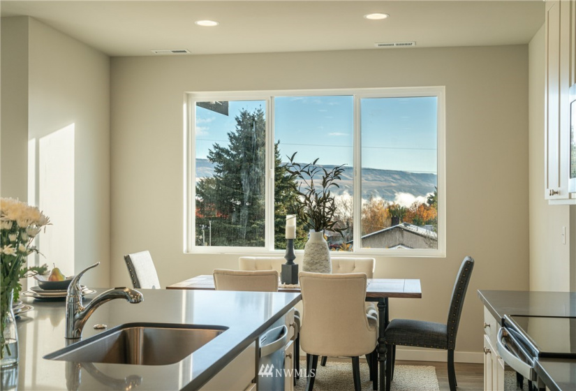 219 Sienna, Wenatchee, Washington 98801, 3 Bedrooms Bedrooms, ,2 BathroomsBathrooms,Residential,For Sale,Sienna Heights,Sienna,NWM1869918