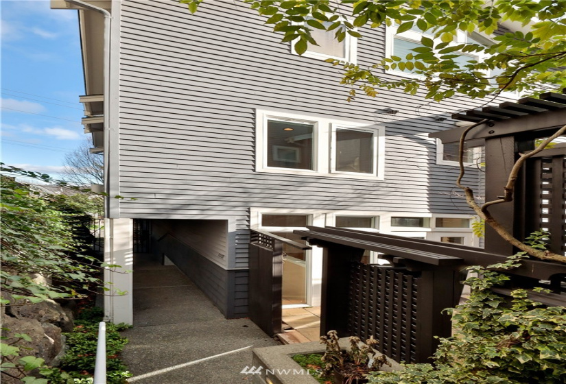 1007 5th, Seattle, Washington 98109, 3 Bedrooms Bedrooms, ,2 BathroomsBathrooms,Residential,For Sale,5th,NWM1869950