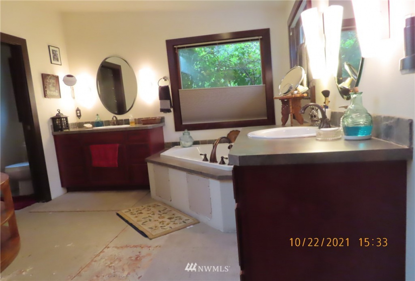 16 Village View, Orcas Island, Washington 98245, 4 Bedrooms Bedrooms, ,4 BathroomsBathrooms,Residential,For Sale,Village View,NWM1859832