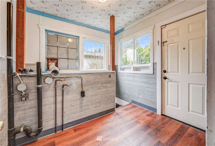 5508 1st, Everett, Washington 98203, 3 Bedrooms Bedrooms, ,Residential Lease,For Rent,1st,NWM1870085