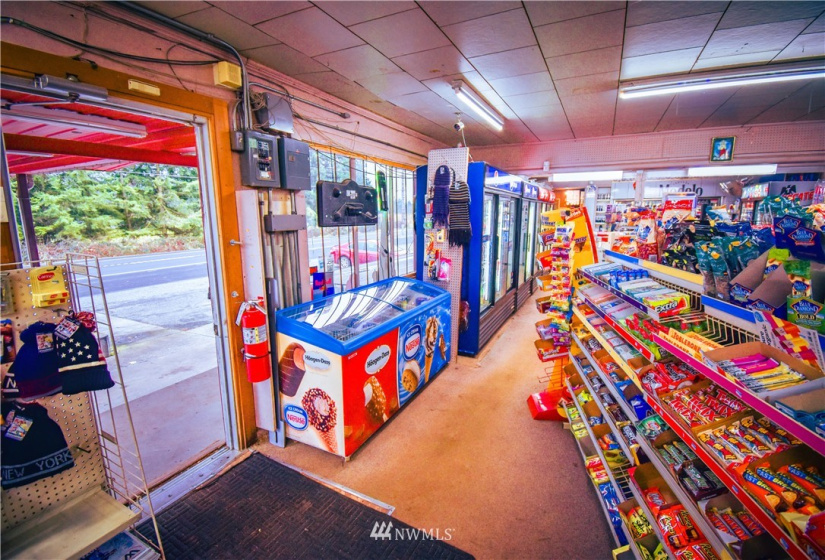 1306 BIRCHBAY LYNDEN RD, Lynden, Washington 98264, ,Commercial Sale,For Sale,BIRCHBAY LYNDEN RD,NWM1869316