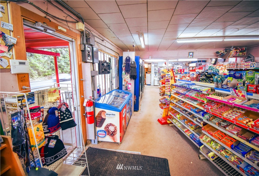 1306 BIRCHBAY LYNDEN RD, Lynden, Washington 98264, ,Commercial Sale,For Sale,BIRCHBAY LYNDEN RD,NWM1869316