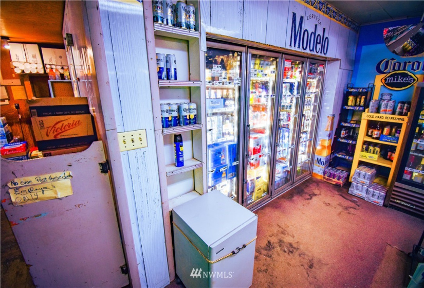 1306 BIRCHBAY LYNDEN RD, Lynden, Washington 98264, ,Commercial Sale,For Sale,BIRCHBAY LYNDEN RD,NWM1869316