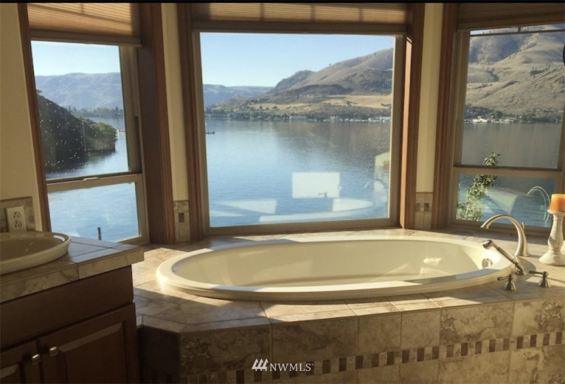 280 Brimstone, Chelan, Washington 98816, 5 Bedrooms Bedrooms, ,5 BathroomsBathrooms,Residential,For Sale,Brimstone,NWM1870299