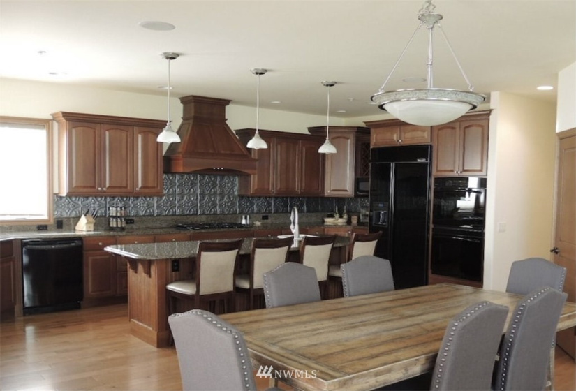 280 Brimstone, Chelan, Washington 98816, 5 Bedrooms Bedrooms, ,5 BathroomsBathrooms,Residential,For Sale,Brimstone,NWM1870299