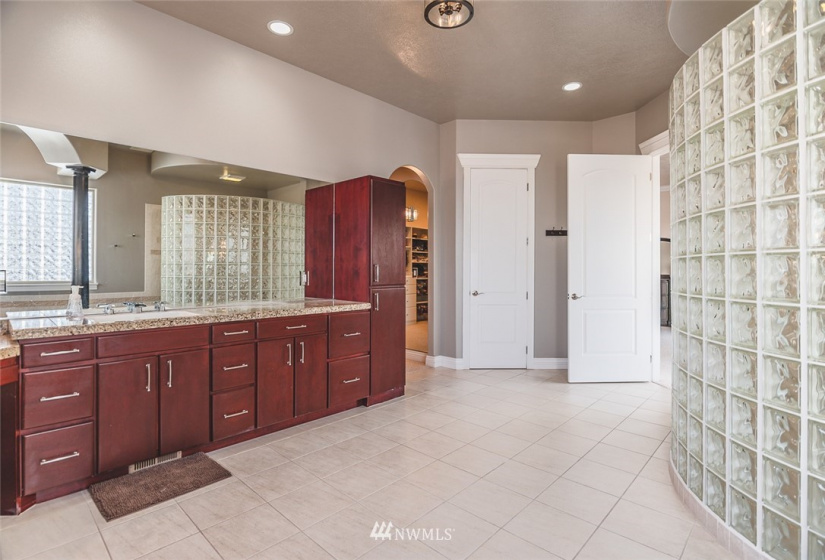8596 Dune Lake, Moses Lake, Washington 98837, 4 Bedrooms Bedrooms, ,2 BathroomsBathrooms,Residential,For Sale,Dune Lake,NWM1870241