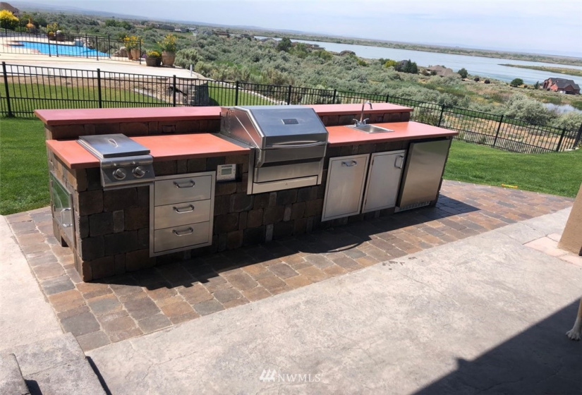 8596 Dune Lake, Moses Lake, Washington 98837, 4 Bedrooms Bedrooms, ,2 BathroomsBathrooms,Residential,For Sale,Dune Lake,NWM1870241