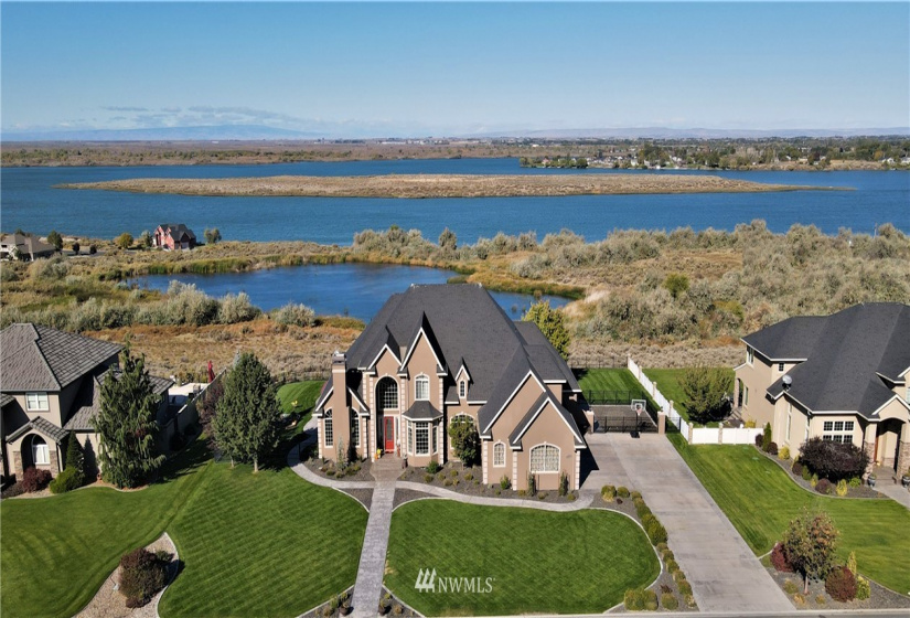 8596 Dune Lake, Moses Lake, Washington 98837, 4 Bedrooms Bedrooms, ,2 BathroomsBathrooms,Residential,For Sale,Dune Lake,NWM1870241