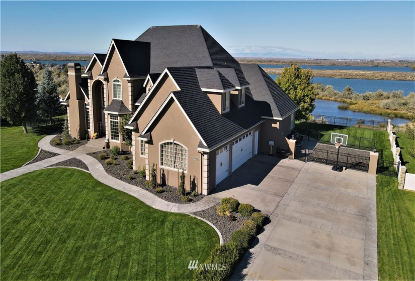 8596 Dune Lake, Moses Lake, Washington 98837, 4 Bedrooms Bedrooms, ,2 BathroomsBathrooms,Residential,For Sale,Dune Lake,NWM1870241