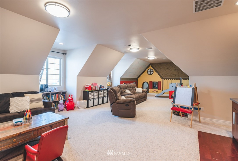 8596 Dune Lake, Moses Lake, Washington 98837, 4 Bedrooms Bedrooms, ,2 BathroomsBathrooms,Residential,For Sale,Dune Lake,NWM1870241