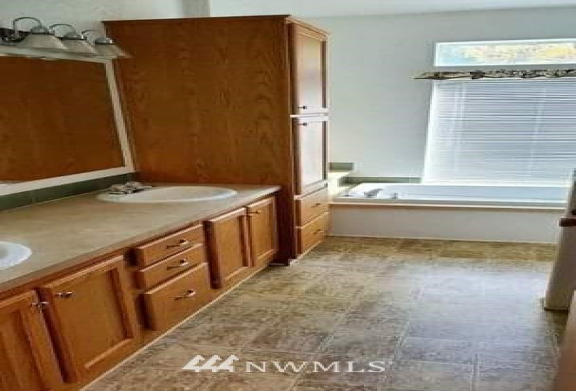 39115 SR530, Arlington, Washington 98223, 5 Bedrooms Bedrooms, ,3 BathroomsBathrooms,Residential,For Sale,SR530,NWM1870321