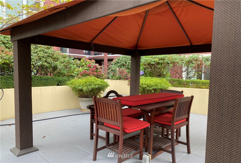 668 Lane, Seattle, Washington 98104, ,1 BathroomBathrooms,Residential Lease,For Rent,Lane,NWM1870383