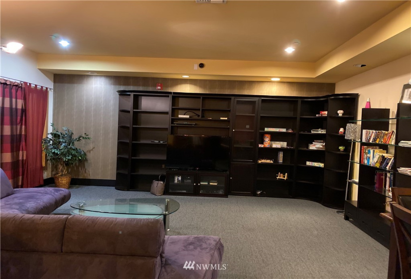 668 Lane, Seattle, Washington 98104, ,1 BathroomBathrooms,Residential Lease,For Rent,Lane,NWM1870383