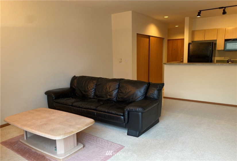 668 Lane, Seattle, Washington 98104, ,1 BathroomBathrooms,Residential Lease,For Rent,Lane,NWM1870383