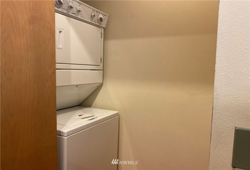 668 Lane, Seattle, Washington 98104, ,1 BathroomBathrooms,Residential Lease,For Rent,Lane,NWM1870383