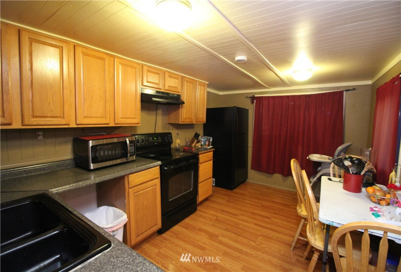 3710 A, Auburn, Washington 98002, 2 Bedrooms Bedrooms, ,1 BathroomBathrooms,Manufactured In Park,For Sale,A,NWM1870375