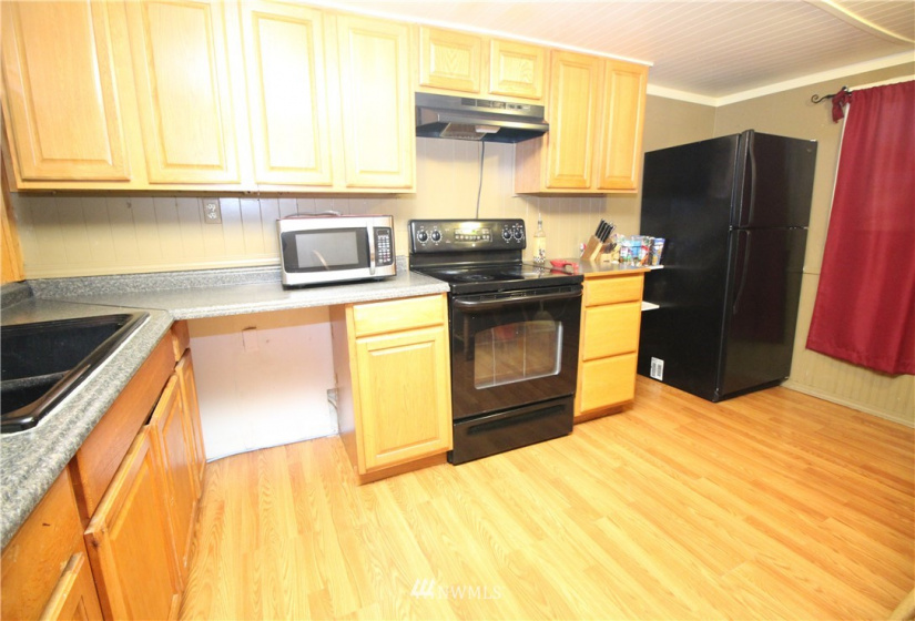 3710 A, Auburn, Washington 98002, 2 Bedrooms Bedrooms, ,1 BathroomBathrooms,Manufactured In Park,For Sale,A,NWM1870375