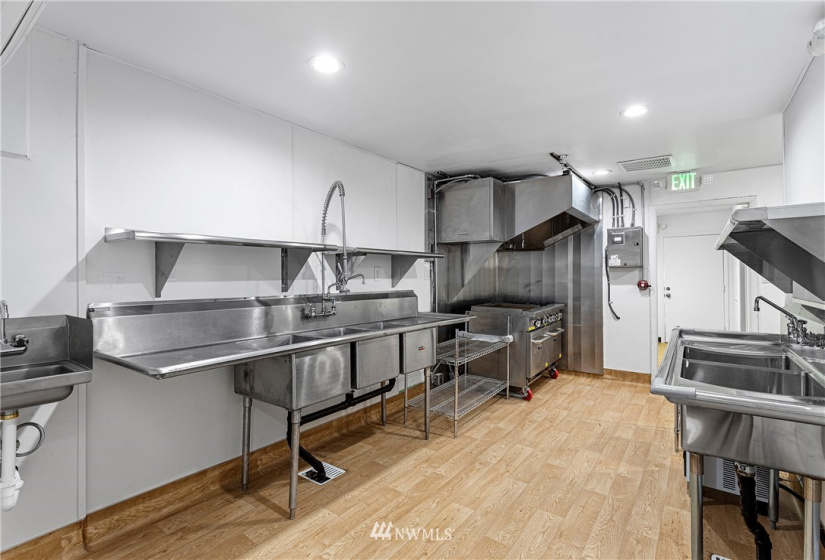1215 Tower, Centralia, Washington 98531, ,Commercial Sale,For Sale,Tower,NWM1870593