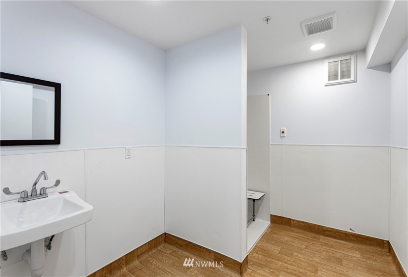1215 Tower, Centralia, Washington 98531, ,Commercial Sale,For Sale,Tower,NWM1870593