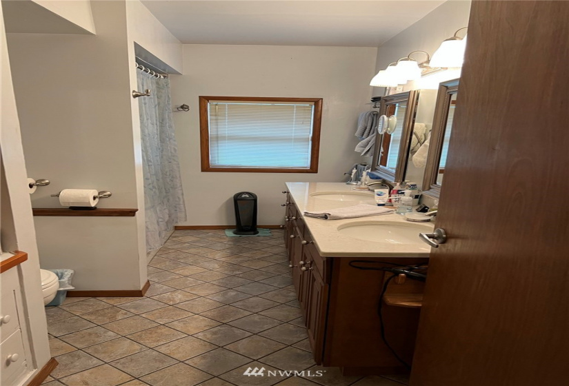 1605 D, Anacortes, Washington 98221, 3 Bedrooms Bedrooms, ,1 BathroomBathrooms,Residential,For Sale,D,NWM1870721