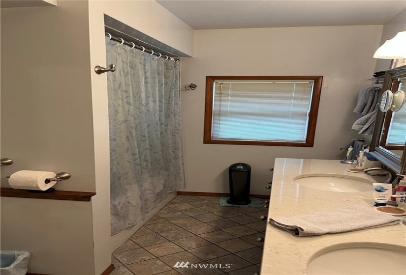 1605 D, Anacortes, Washington 98221, 3 Bedrooms Bedrooms, ,1 BathroomBathrooms,Residential,For Sale,D,NWM1870721