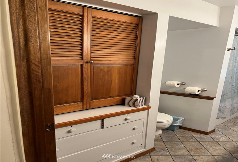 1605 D, Anacortes, Washington 98221, 3 Bedrooms Bedrooms, ,1 BathroomBathrooms,Residential,For Sale,D,NWM1870721