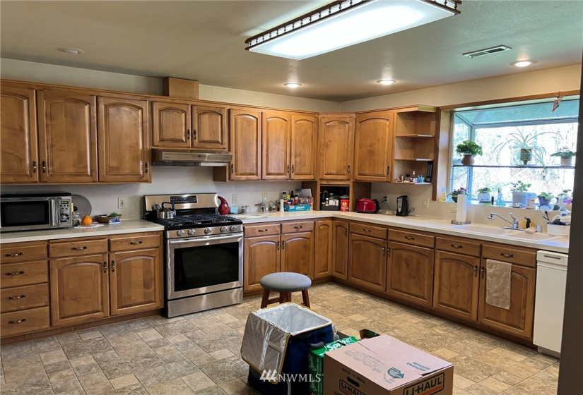 1605 D, Anacortes, Washington 98221, 3 Bedrooms Bedrooms, ,1 BathroomBathrooms,Residential,For Sale,D,NWM1870721