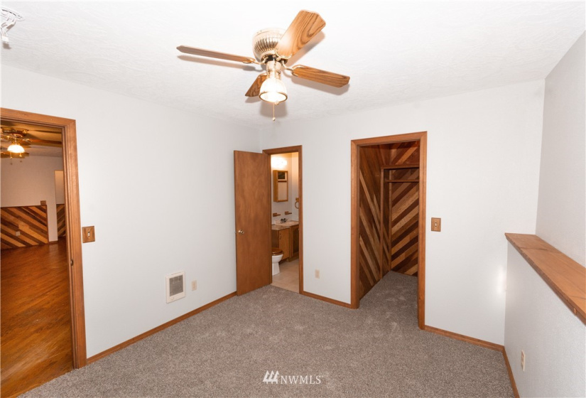 238 Huntington, Castle Rock, Washington 98611, 2 Bedrooms Bedrooms, ,2 BathroomsBathrooms,Residential,For Sale,Huntington,NWM1870658