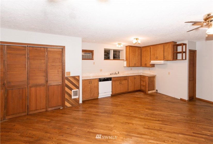 238 Huntington, Castle Rock, Washington 98611, 2 Bedrooms Bedrooms, ,2 BathroomsBathrooms,Residential,For Sale,Huntington,NWM1870658