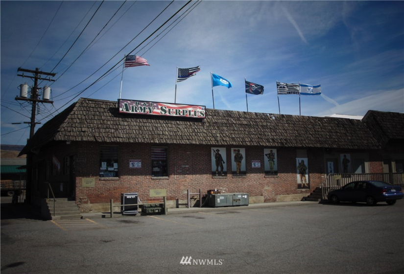 801 Benton Way, Wenatchee, Washington 98801, ,Commercial Sale,For Sale,Benton Way,NWM1863544