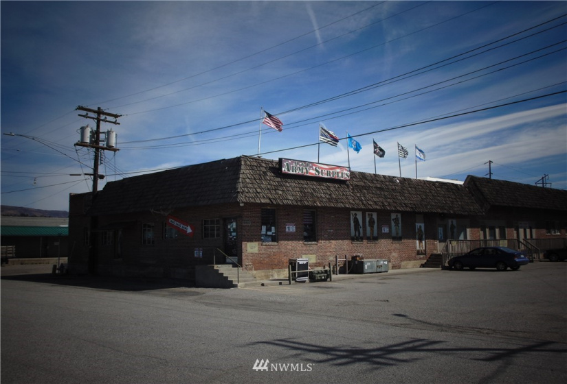 801 Benton Way, Wenatchee, Washington 98801, ,Commercial Sale,For Sale,Benton Way,NWM1863544