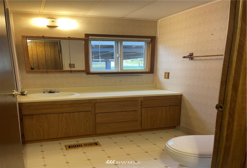 611 Cedar, Port Townsend, Washington 98339, 3 Bedrooms Bedrooms, ,2 BathroomsBathrooms,Manufactured In Park,For Sale,Cedar,NWM1871095
