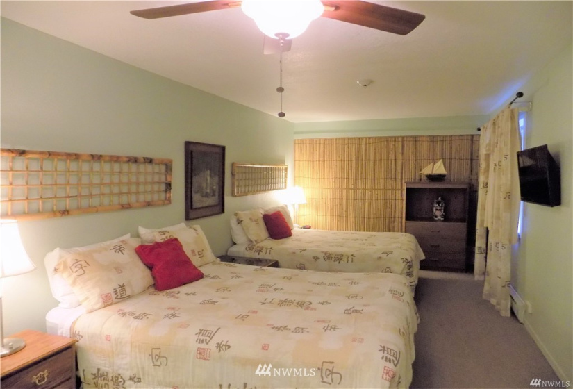 304 14th, Long Beach, Washington 98631, 1 Bedroom Bedrooms, ,2 BathroomsBathrooms,Residential,For Sale,Chautauqua Lodge,14th,NWM1871001
