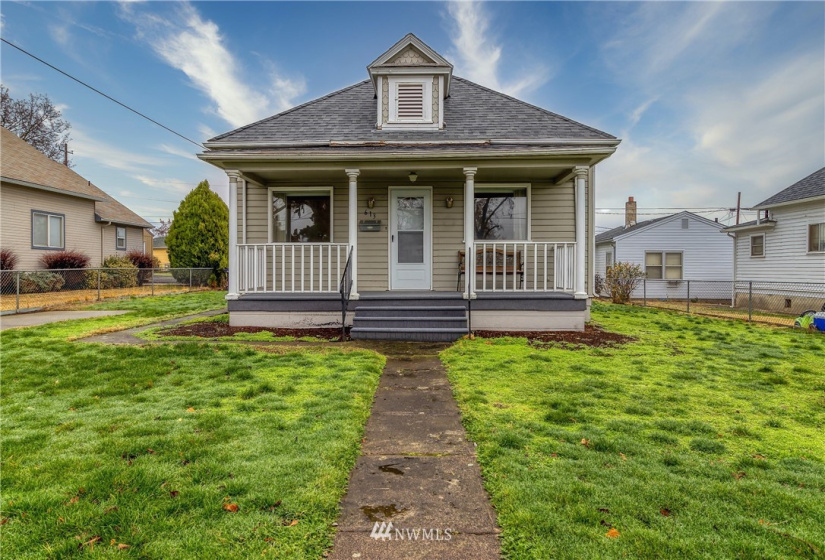 613 Birch, Walla Walla, Washington 99362, 2 Bedrooms Bedrooms, ,1 BathroomBathrooms,Residential,For Sale,Barrons Addition,Birch,NWM1870393
